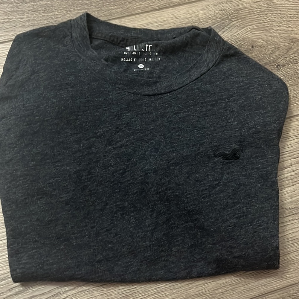 Hollister Must Have Collection XS grey shirt